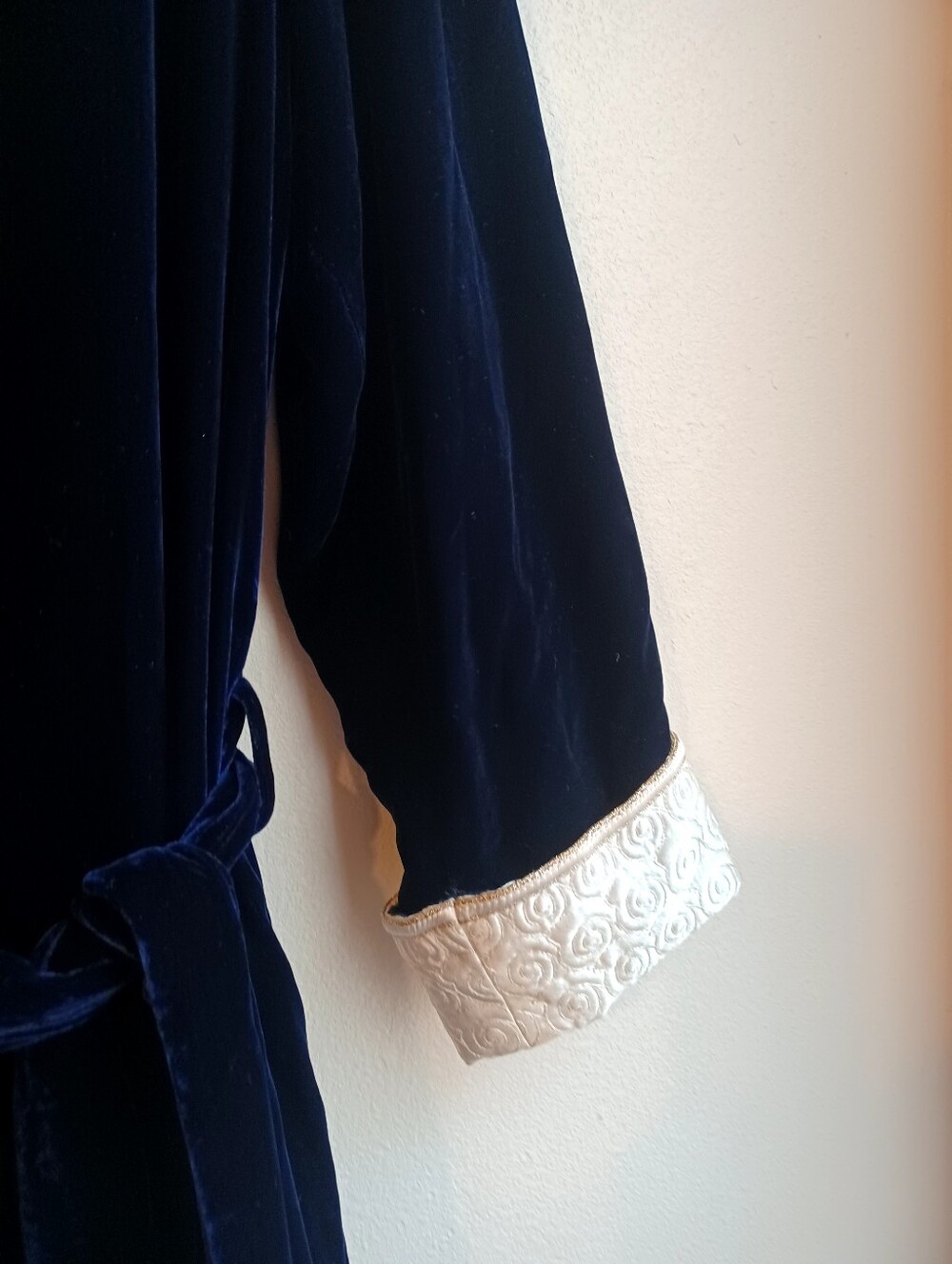 Velvet Navy Blue Robe - Picture 3 of 6